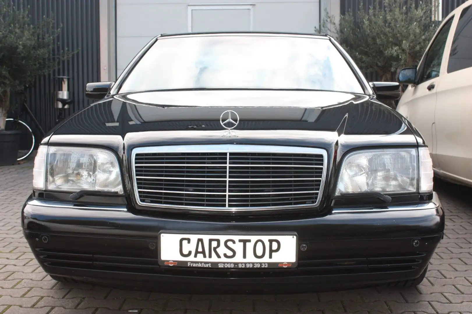 Mercedes-Benz S 320 Чёрный - 1