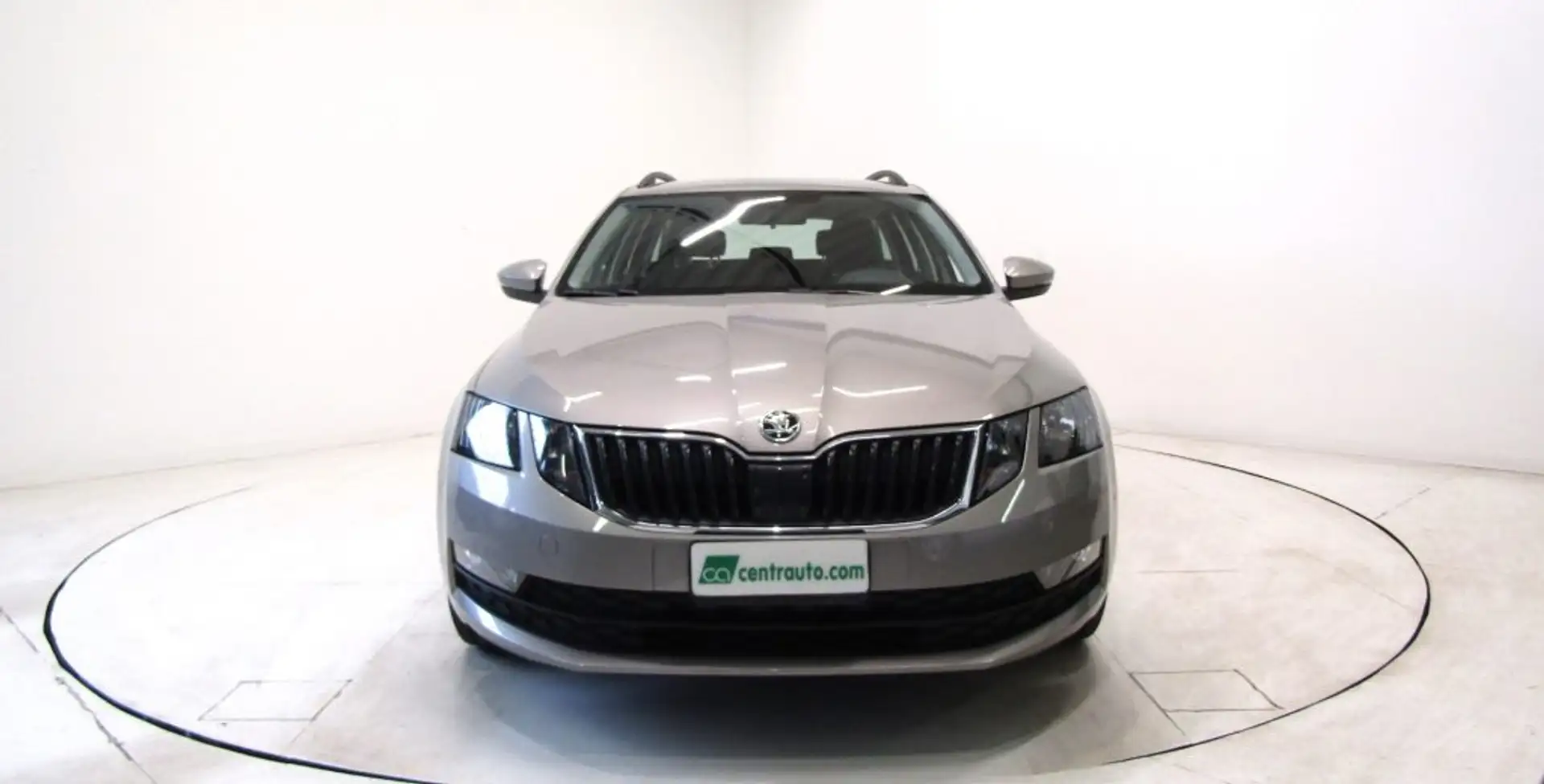 Skoda Octavia 1.0 TSI Wagon Manuale 116CV Grau - 2