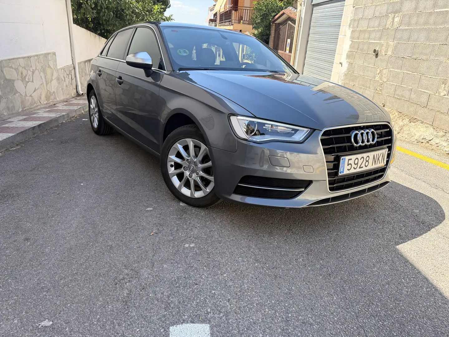 Audi A3 Sportback 1.6TDI CD S line edition - 1