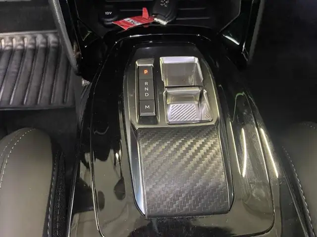 Peugeot 208 view 12