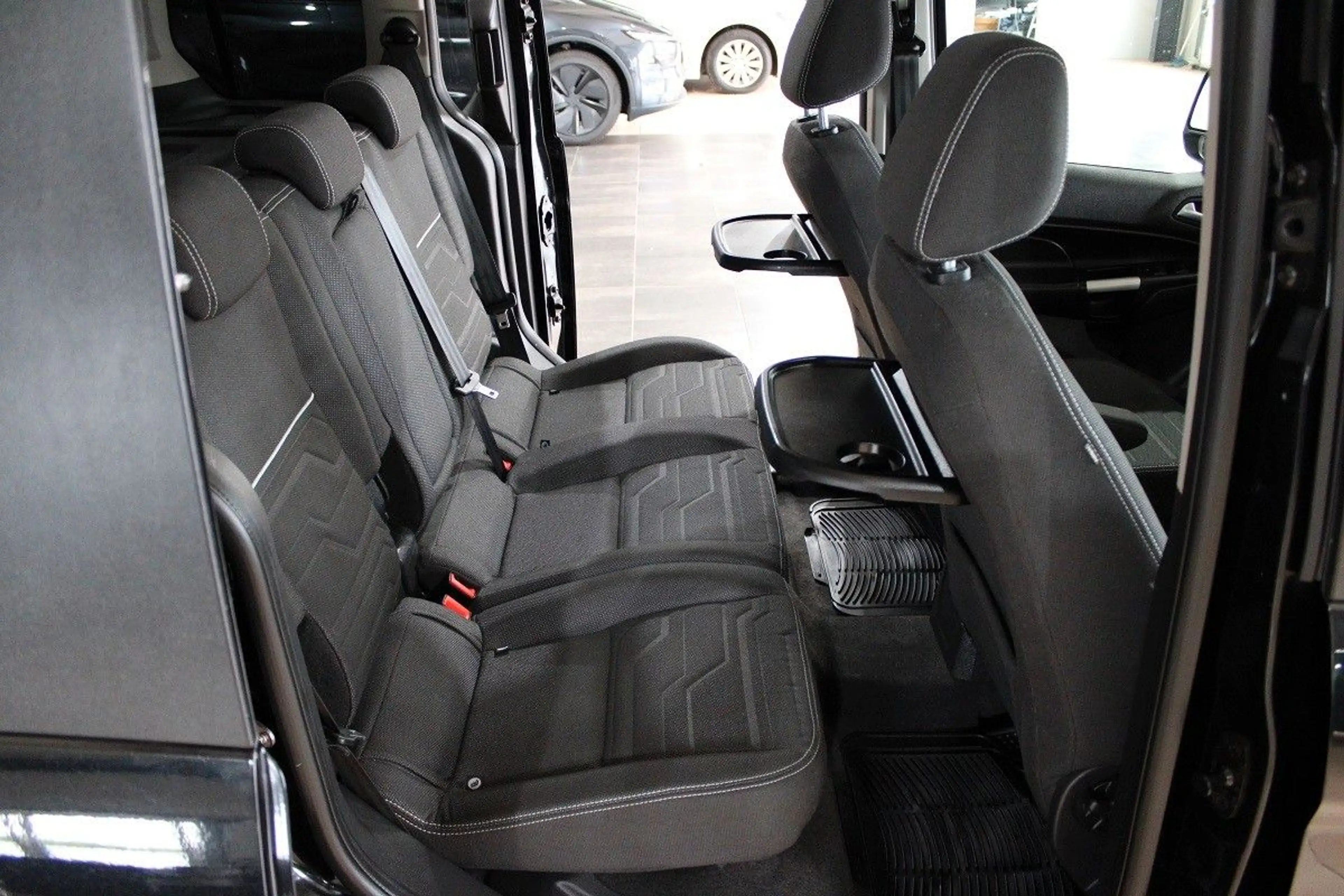 Ford Tourneo Connect Titanium*Tüv NEU*PDC*Scheckheft* — photo 12