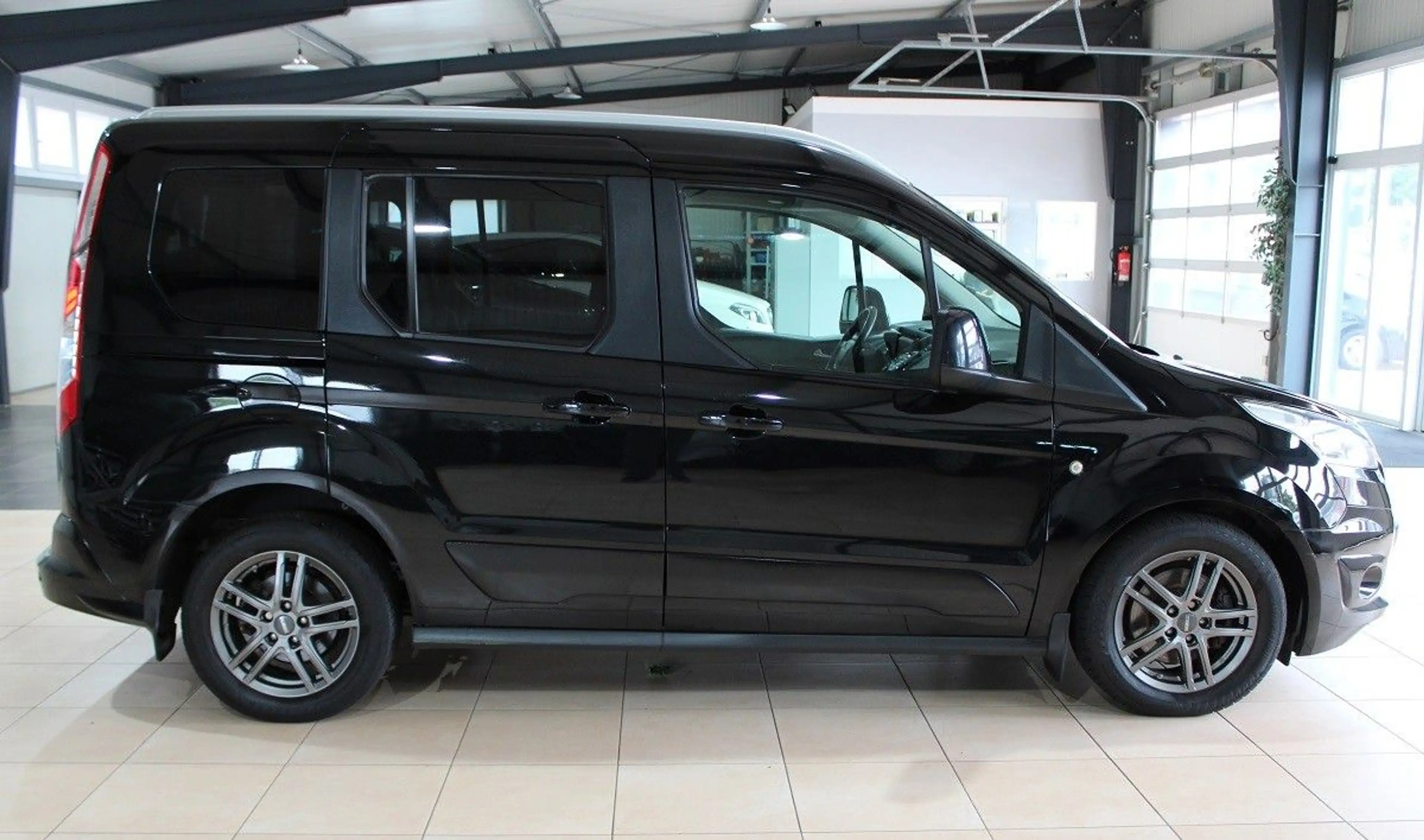 Ford Tourneo Connect Titanium*Tüv NEU*PDC*Scheckheft* — photo 2