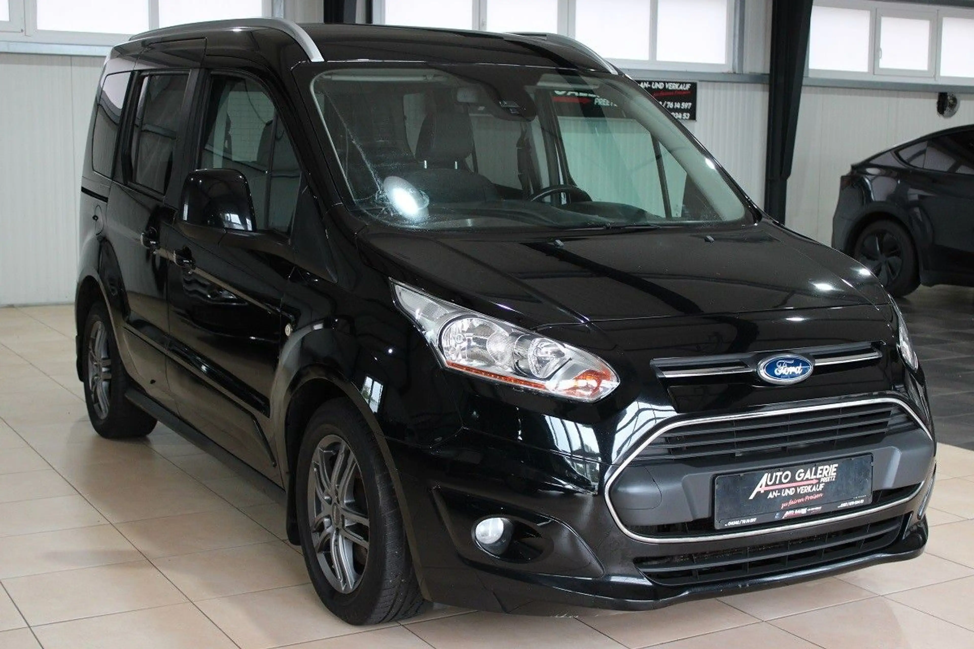 Ford Tourneo Connect Titanium*Tüv NEU*PDC*Scheckheft*