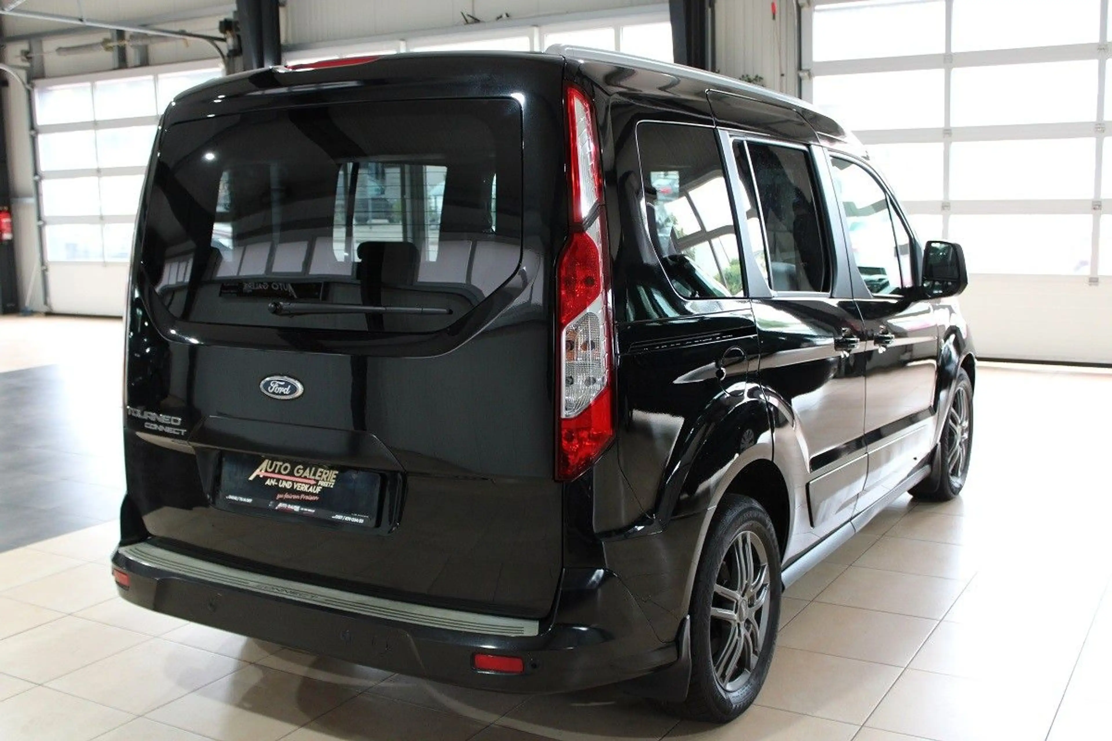 Ford Tourneo Connect Titanium*Tüv NEU*PDC*Scheckheft* — photo 3