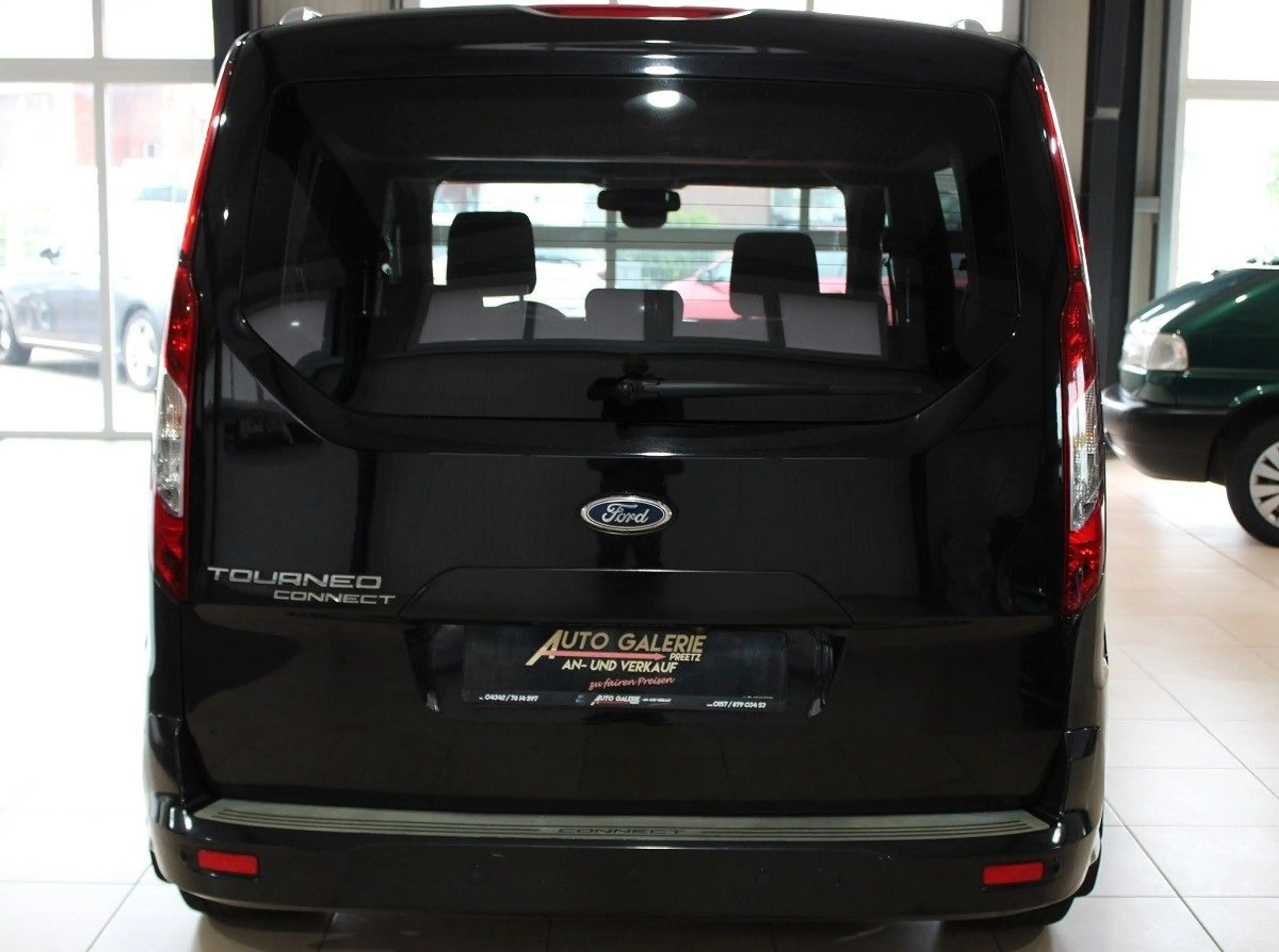 Ford Tourneo Connect Titanium*Tüv NEU*PDC*Scheckheft* — photo 4