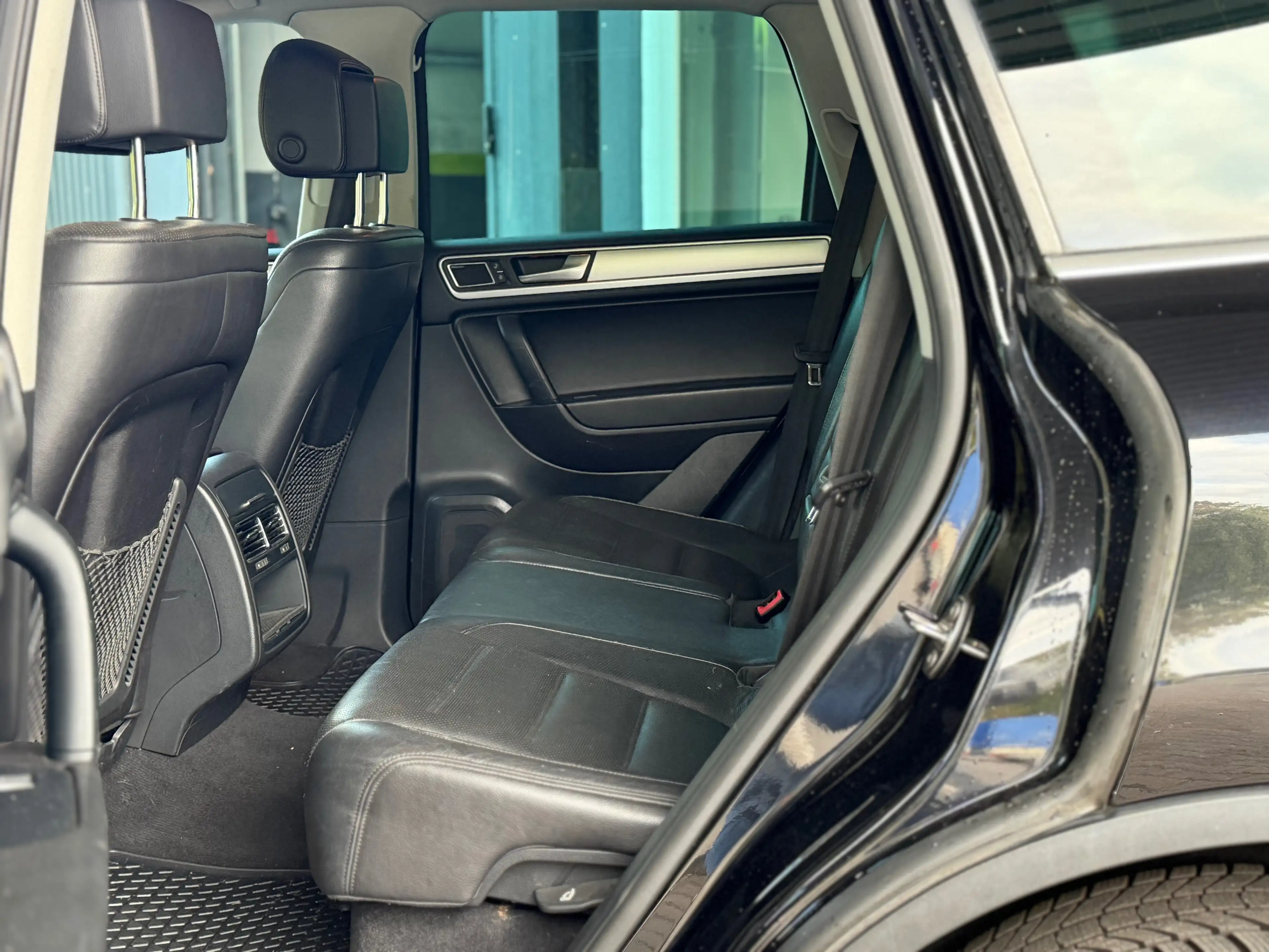 Volkswagen Touareg R-Line 3.0 TDI V6 Automatik/12 Monate Garantie/Pano/Xenon/Leder — photo 10