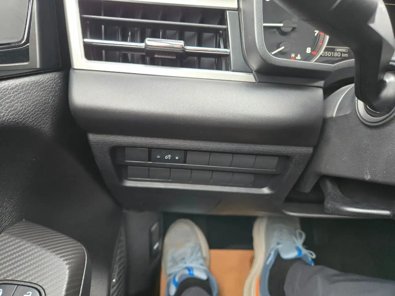 Mitsubishi Outlander снимка Mitsubishi Outlander
