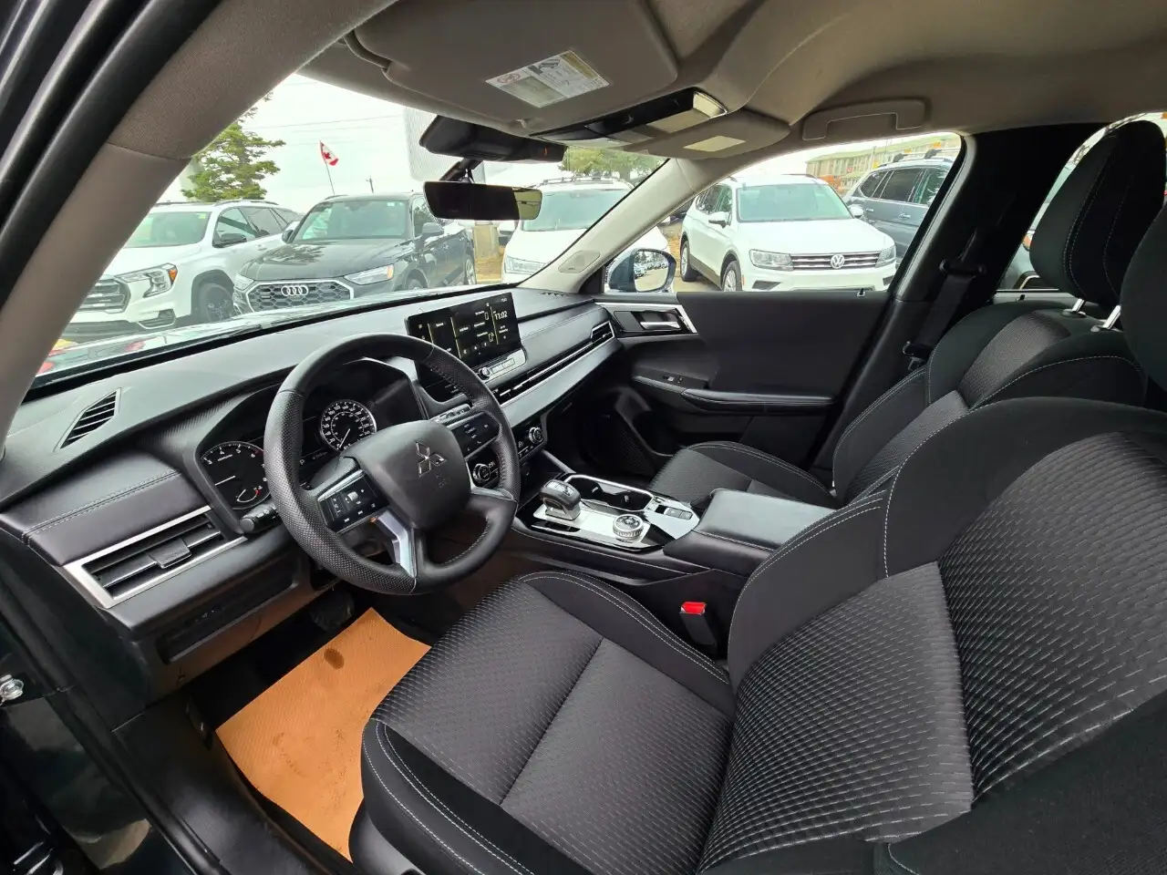 Mitsubishi Outlander снимка Mitsubishi Outlander
