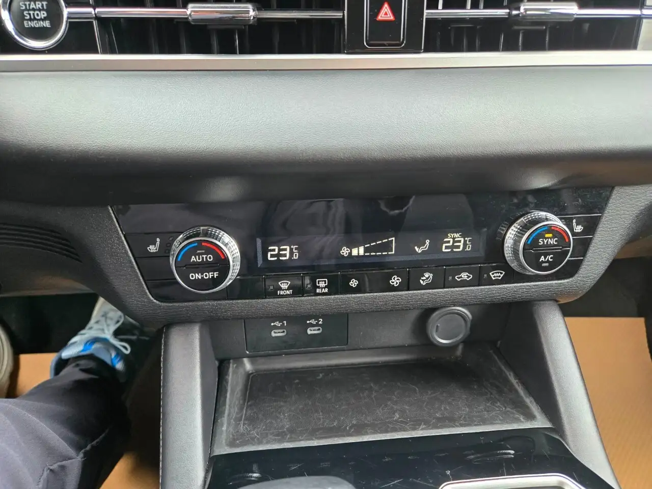Mitsubishi Outlander снимка Mitsubishi Outlander