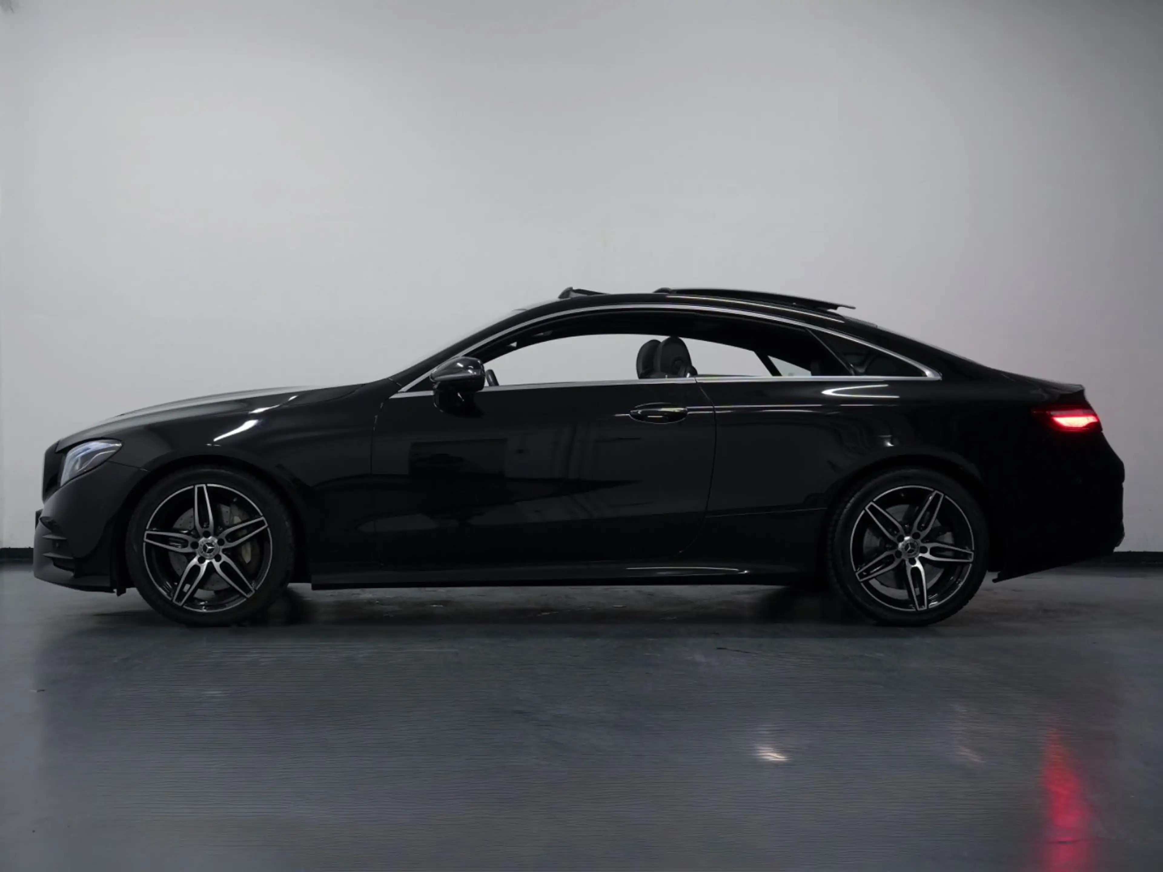 Mercedes-Benz E 400 COUPE AMG-LINE PANO/MEMORY/BURMESTER/NoOPF — photo 12