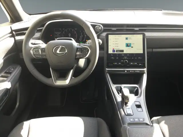 Lexus LBX view 11