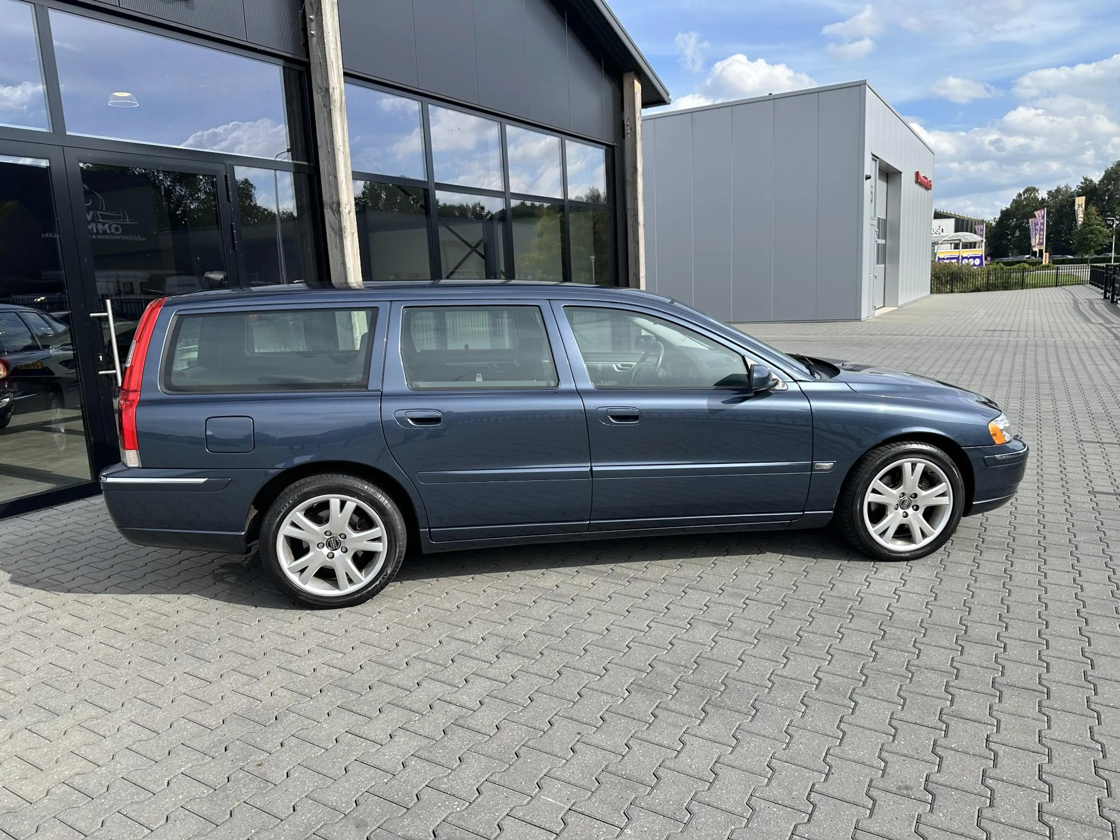 Volvo V70 2.5T Summum NL auto|xenon|leder|memory — photo 2