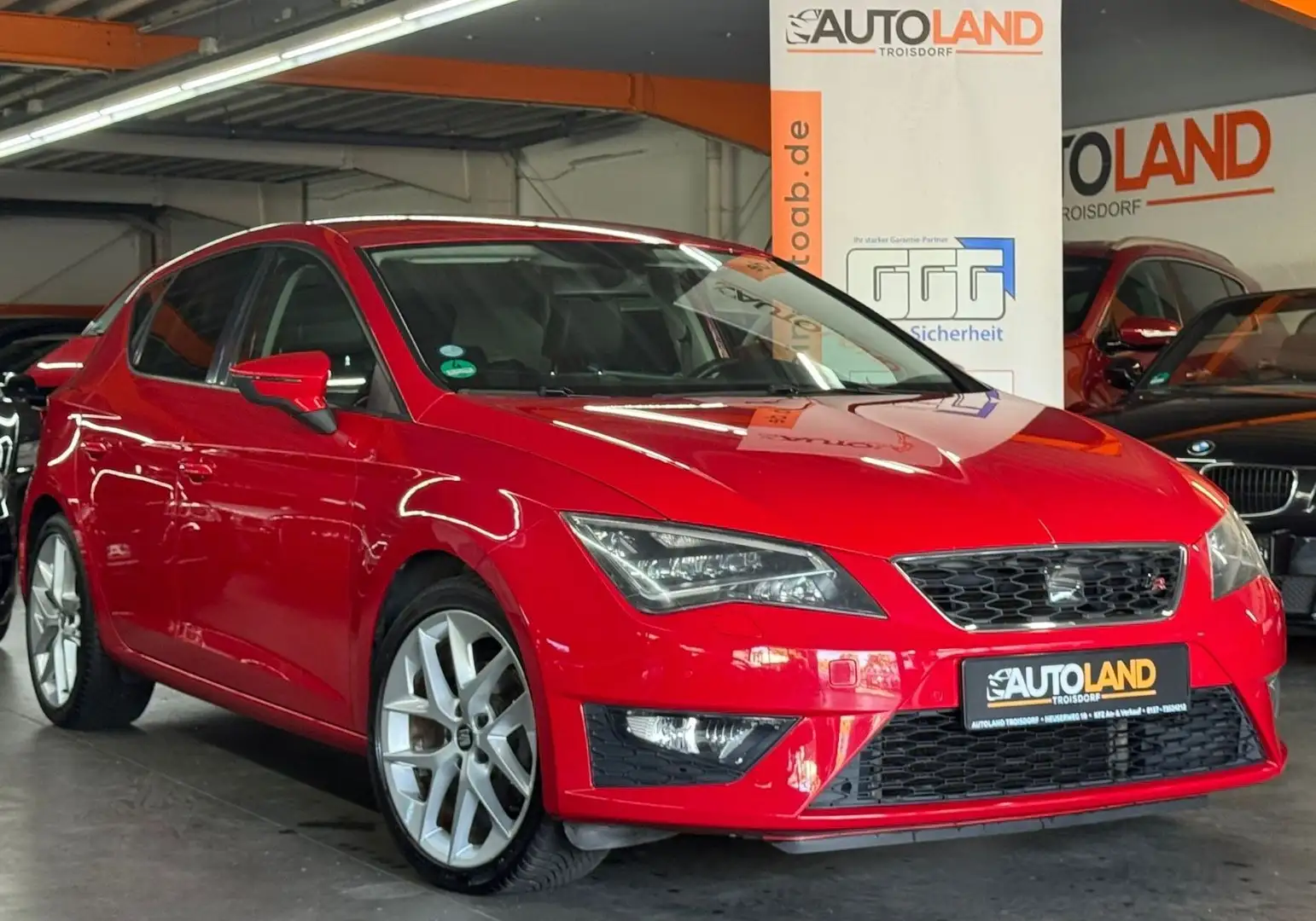 SEAT Leon FR*144TKM*LED*NAVI*SHZG*PDC*TEMPOMAT Červená - 1