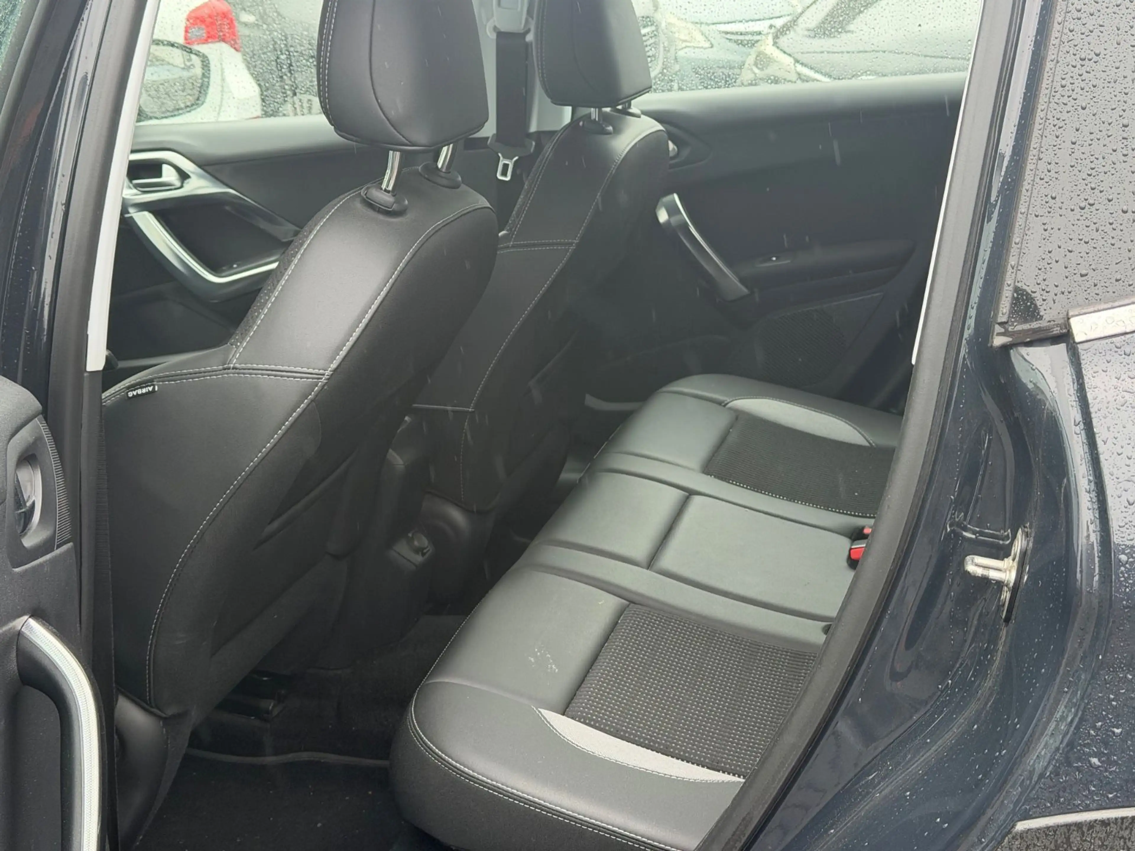 Peugeot 2008 1.2*ZAHNRIEMEN+BREMSEN VORNE NEU*TOP!* — photo 9
