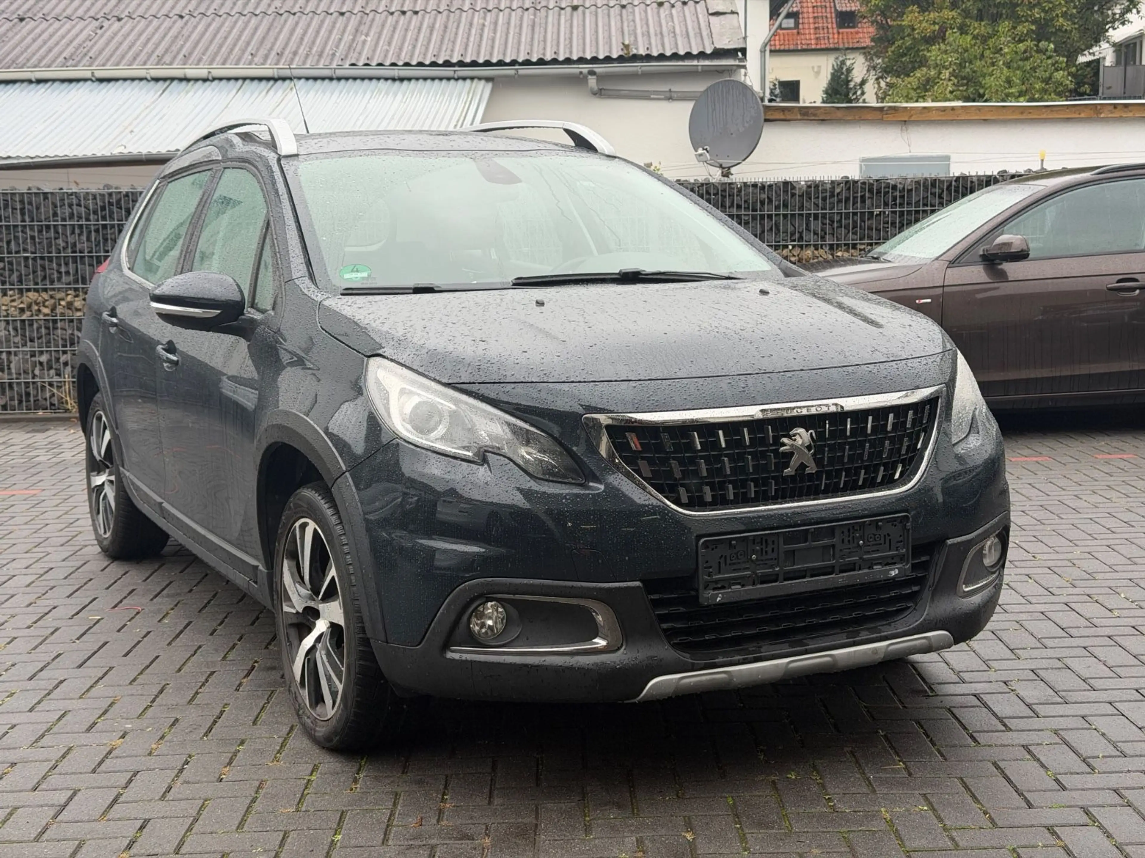 Peugeot 2008 1.2*ZAHNRIEMEN+BREMSEN VORNE NEU*TOP!*