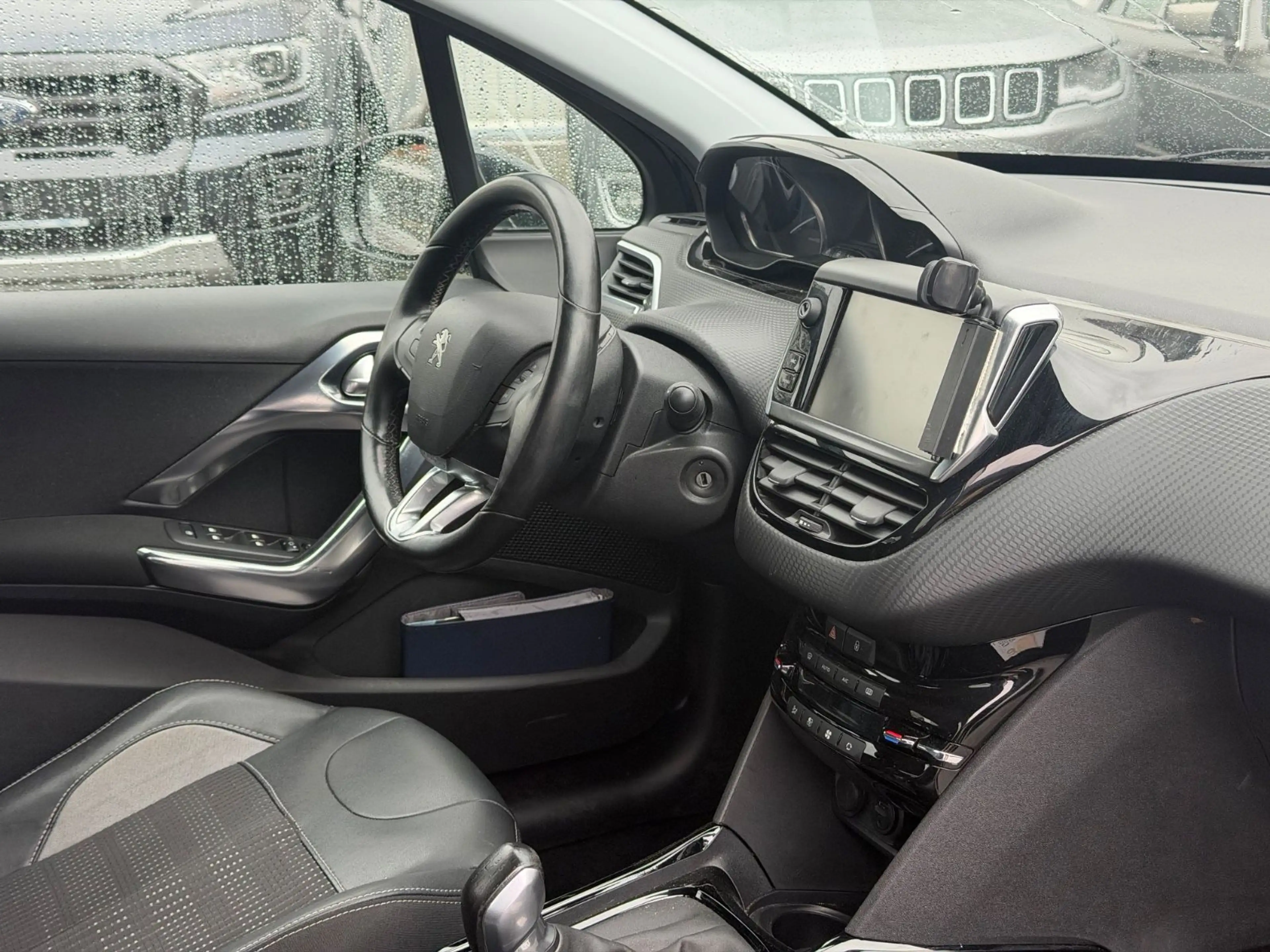 Peugeot 2008 1.2*ZAHNRIEMEN+BREMSEN VORNE NEU*TOP!* — photo 7