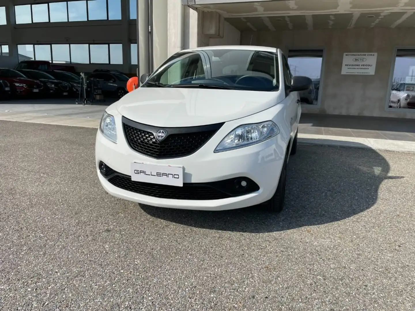 Lancia Ypsilon 1.2 69 CV 5 porte Elefantino Blu Bianco - 1