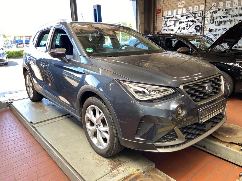 SEAT Arona 1.0 TSI FR KLIMA PDC NAVI FACEL. LED — photo 2