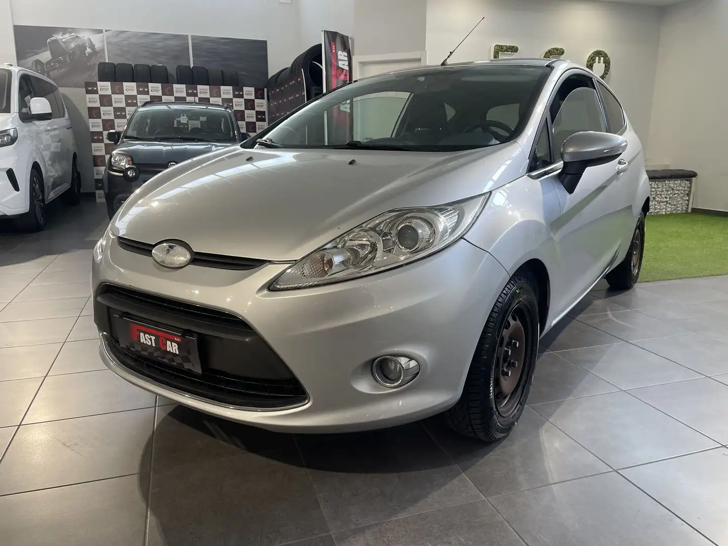 Ford Fiesta Fiesta 1.2 82 CV 3p. Titanium Argent - 1