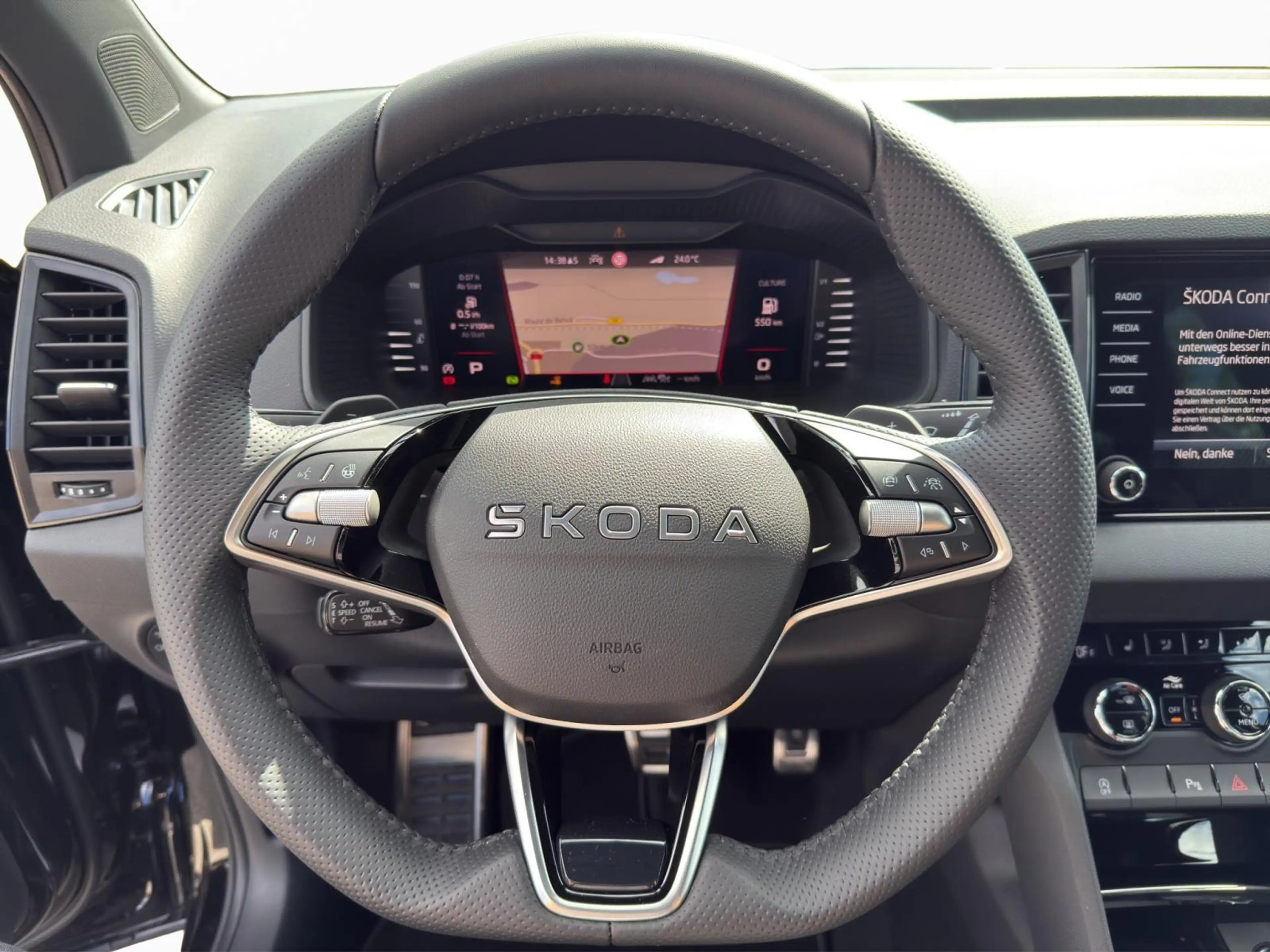 Skoda Karoq Sportline — photo 11