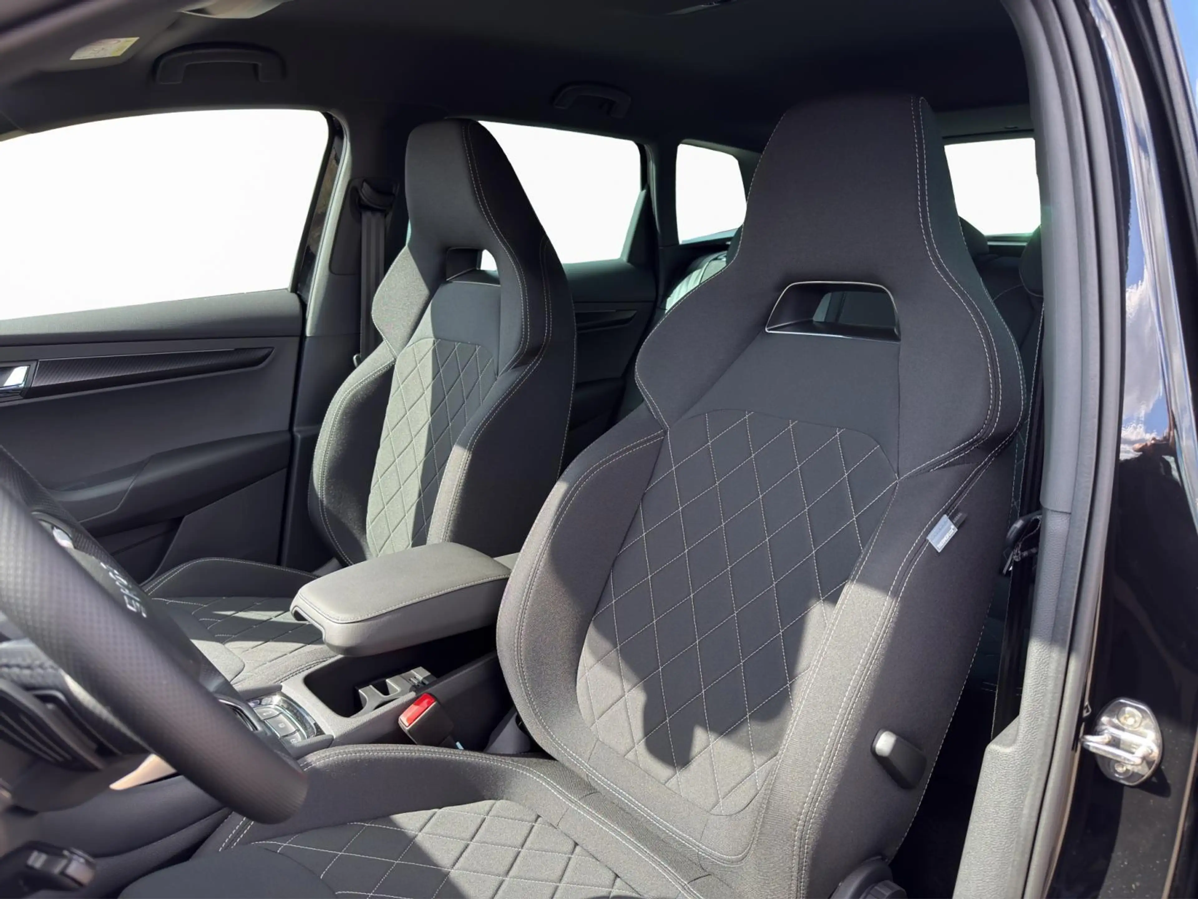 Skoda Karoq Sportline — photo 8