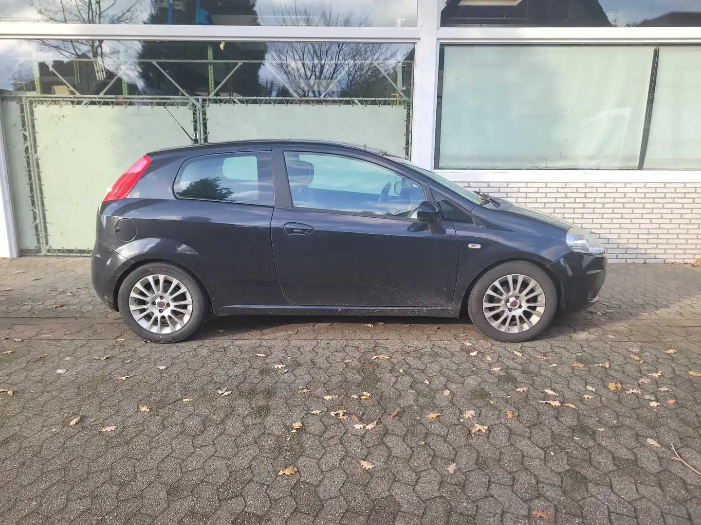 Fiat Grande Punto Grande Punto 1.4 16V Tiefergelegt H&R Schwarz - 1