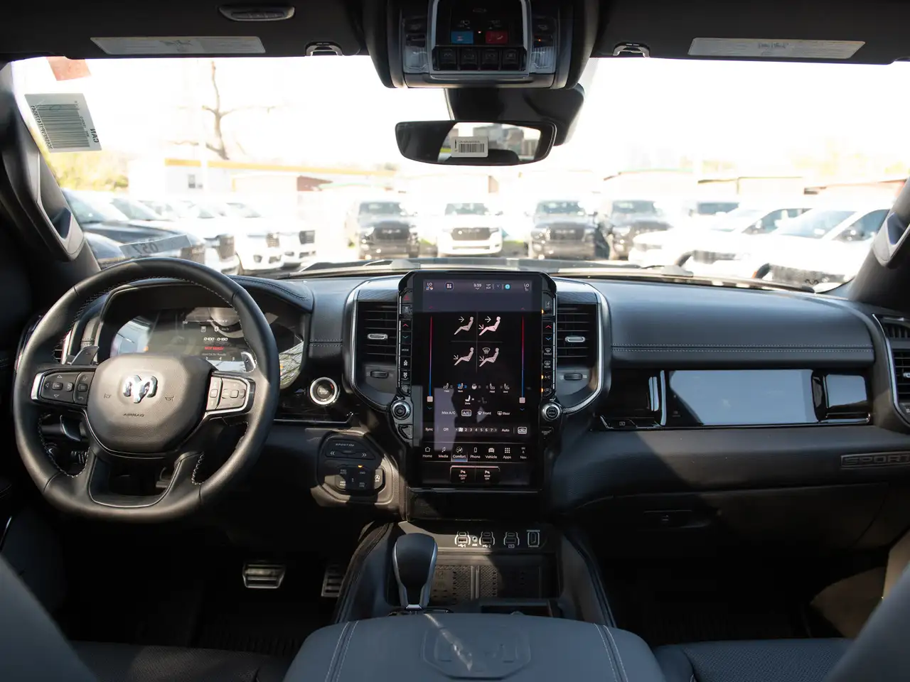 RAM 1500 снимка RAM 1500