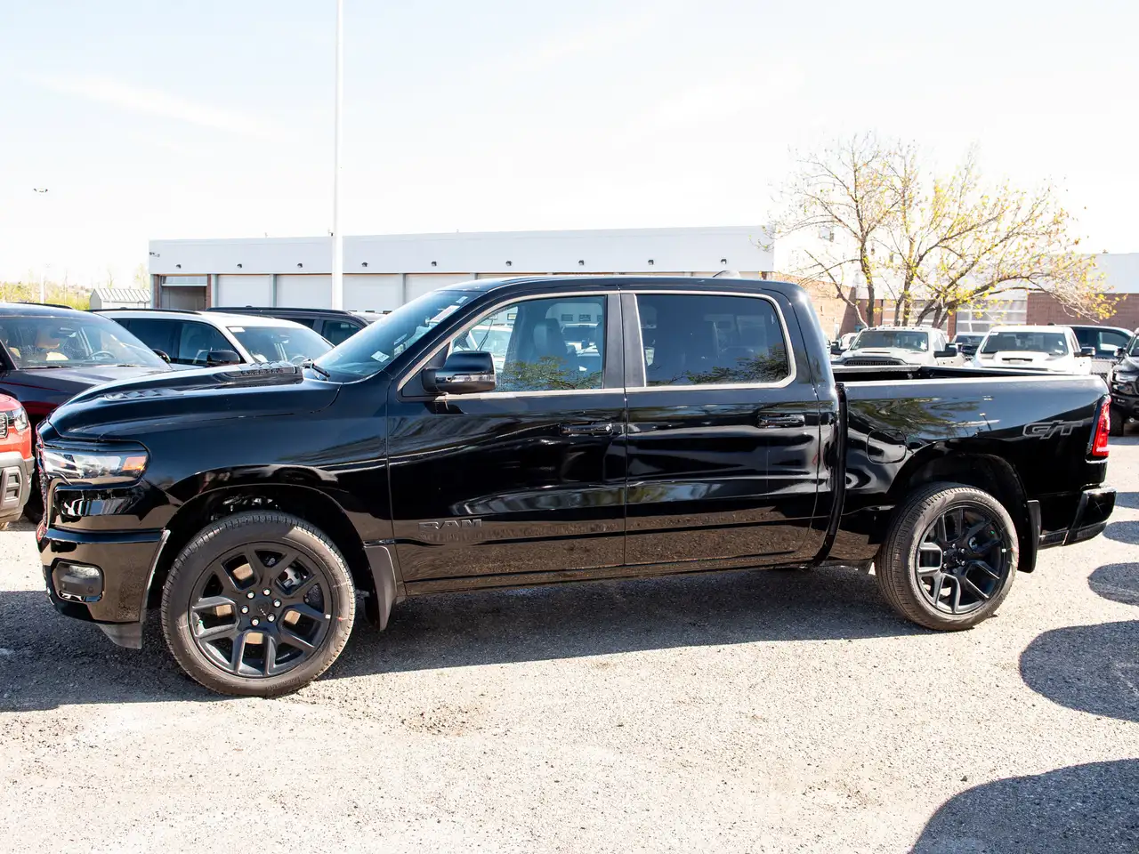 RAM 1500 снимка RAM 1500