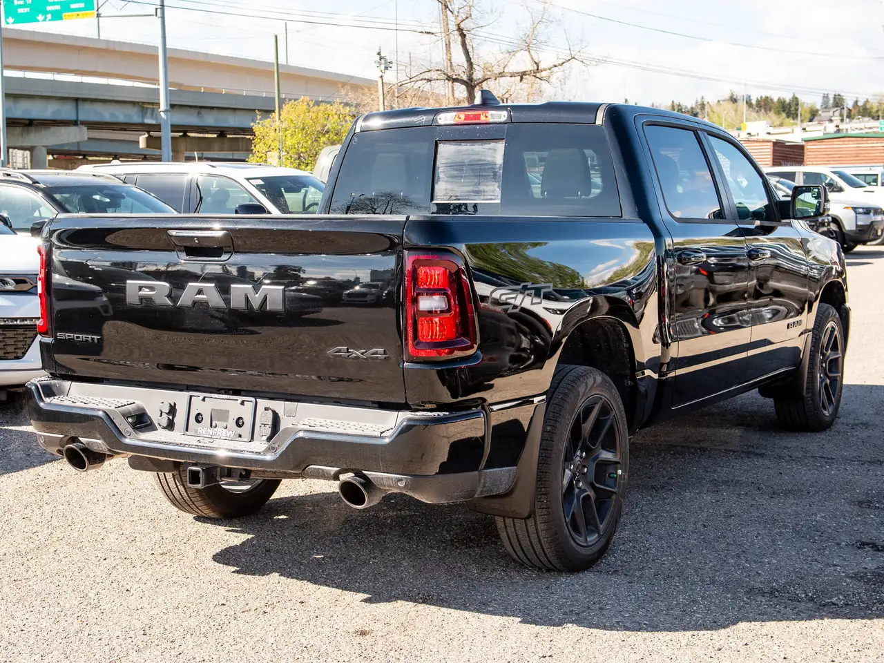 RAM 1500 снимка RAM 1500