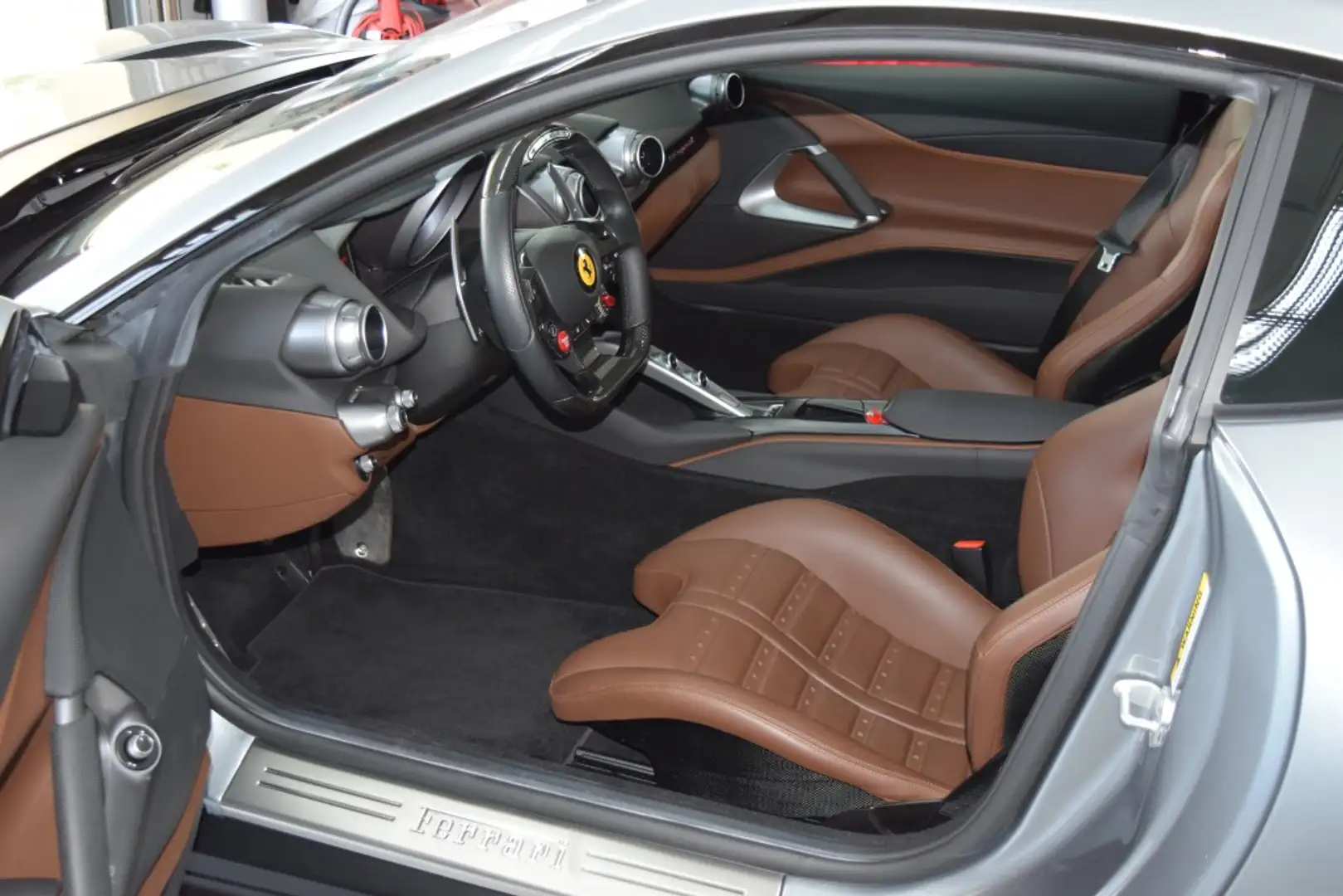 Ferrari 812 SF Lifting AppleCarPlay * APPROVED Garantie Zilver - 2