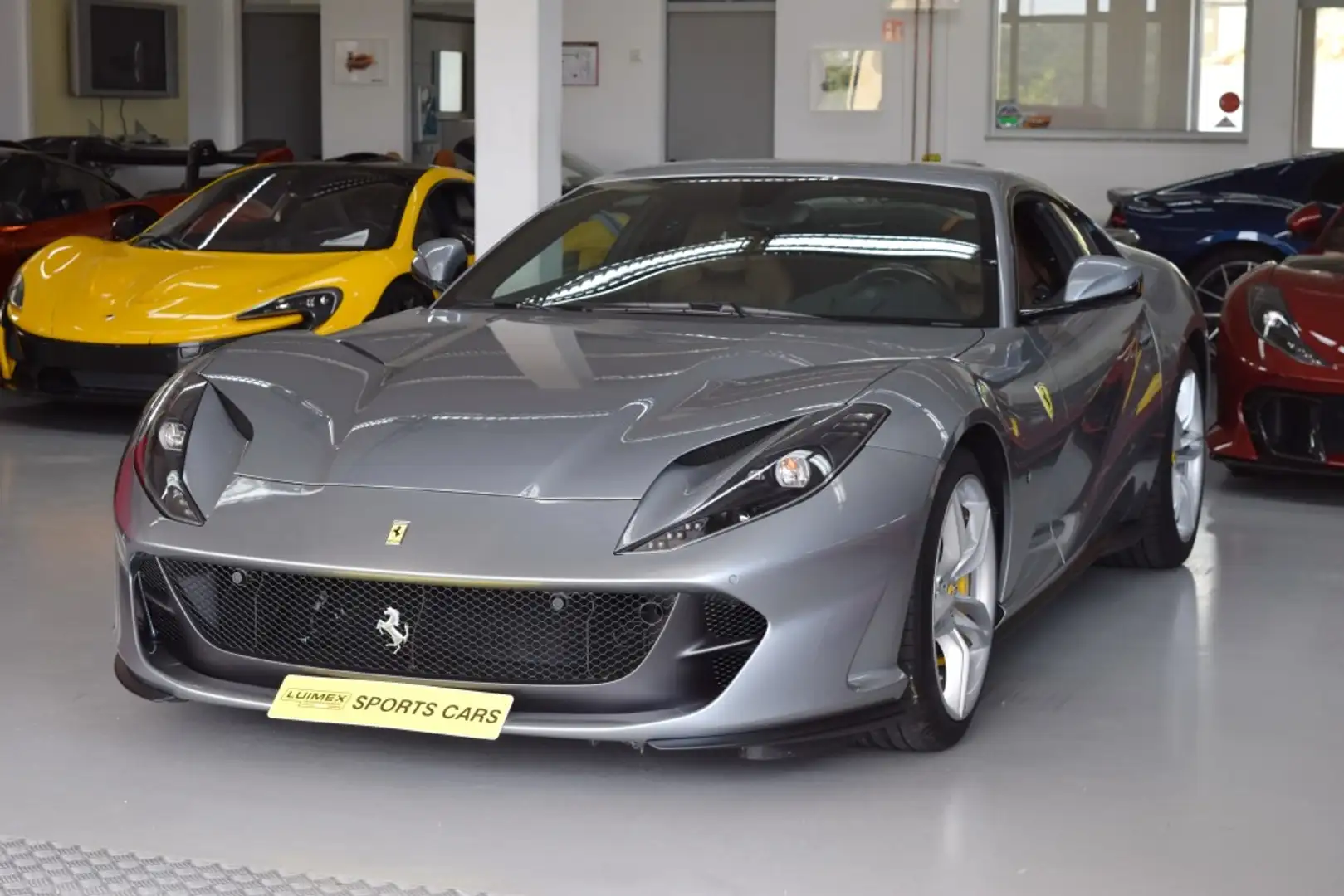 Ferrari 812 SF Lifting AppleCarPlay * APPROVED Garantie Zilver - 1
