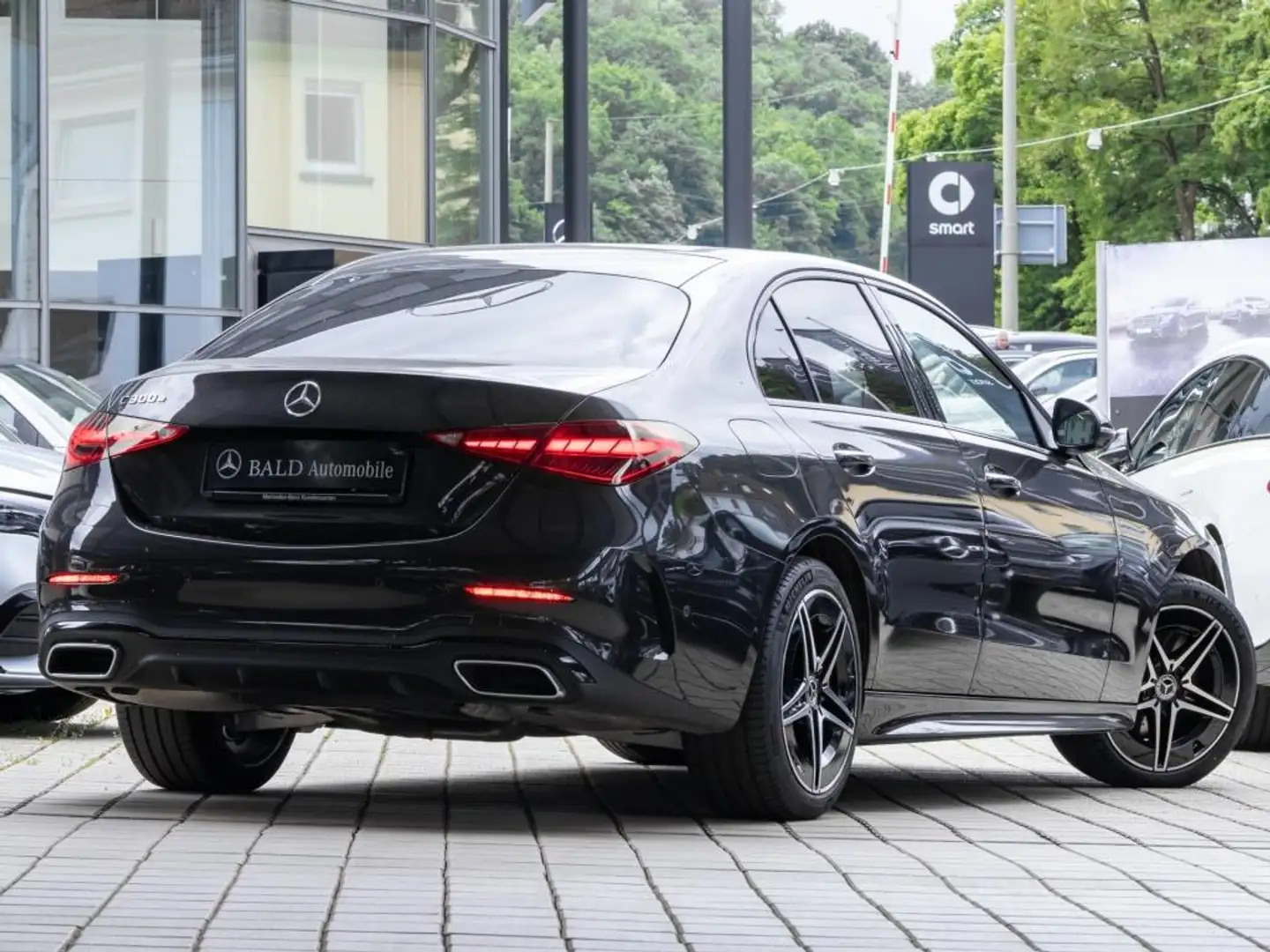 Mercedes-Benz C 300 e AMG/Wide/Digital/360/HUD/Memo/Night/18" Šedá - 2