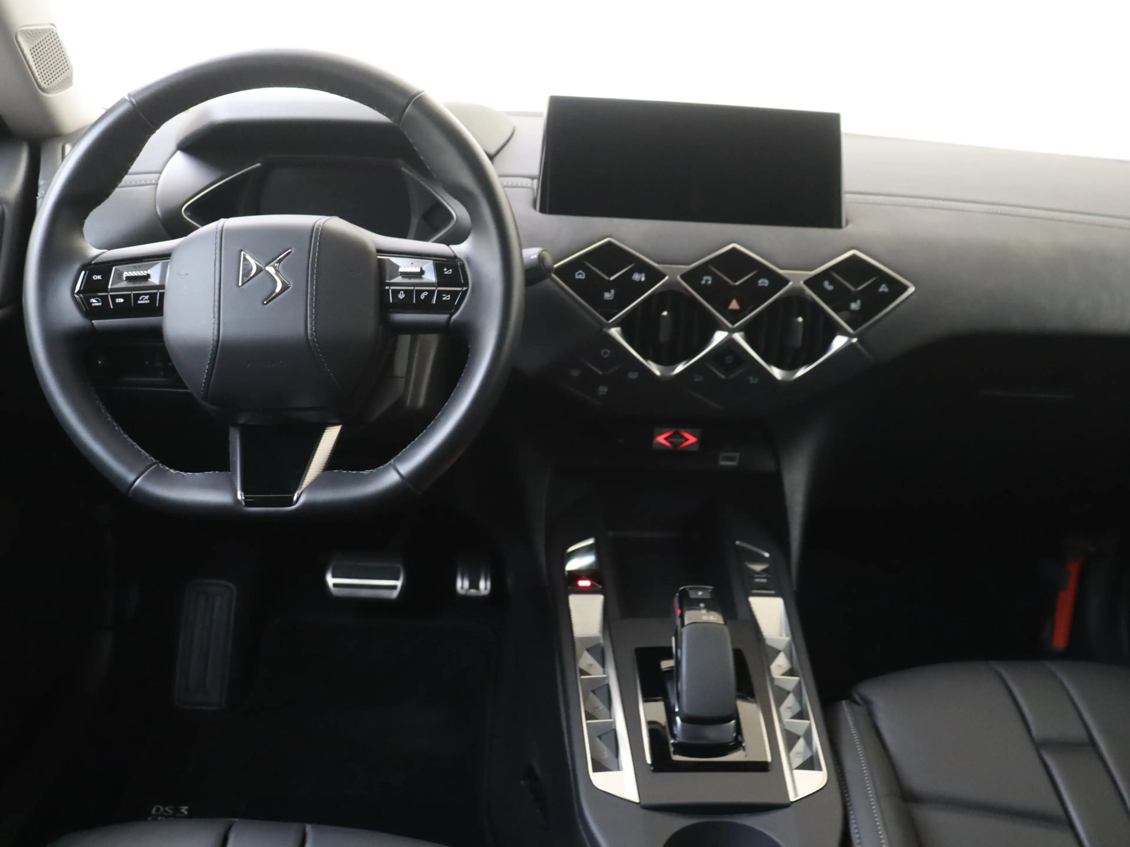DS Automobiles DS 3 E-Tense Opéra 54 kWh — photo 5