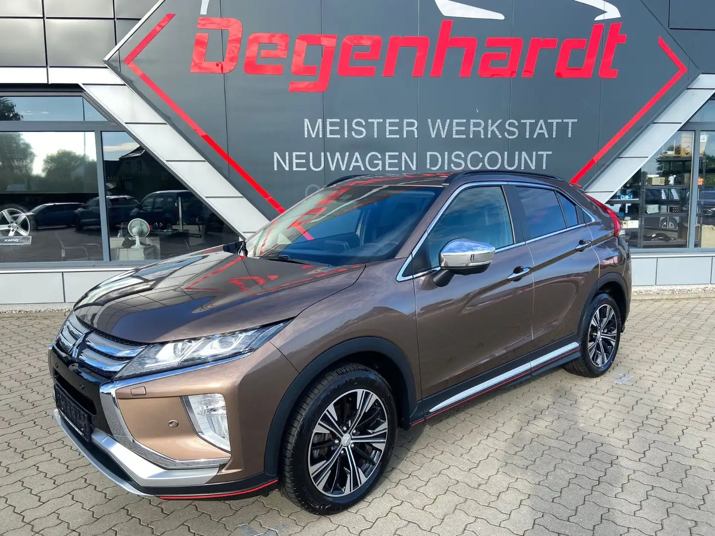 Mitsubishi Eclipse Cross Top 2WD LED Leder Head Up 360° Barna - 1