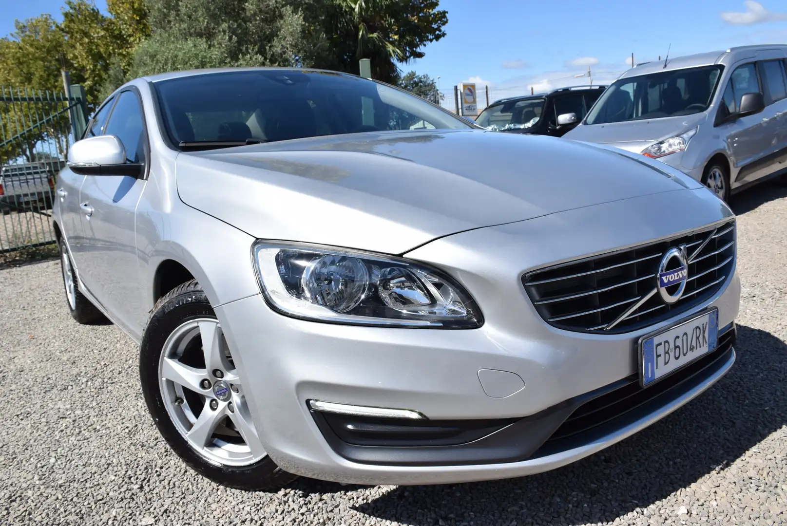 Volvo S60 1.6 D2 115CV 6M CRUISE BT BIZONA KM REALI OK NEOPA Grau - 2