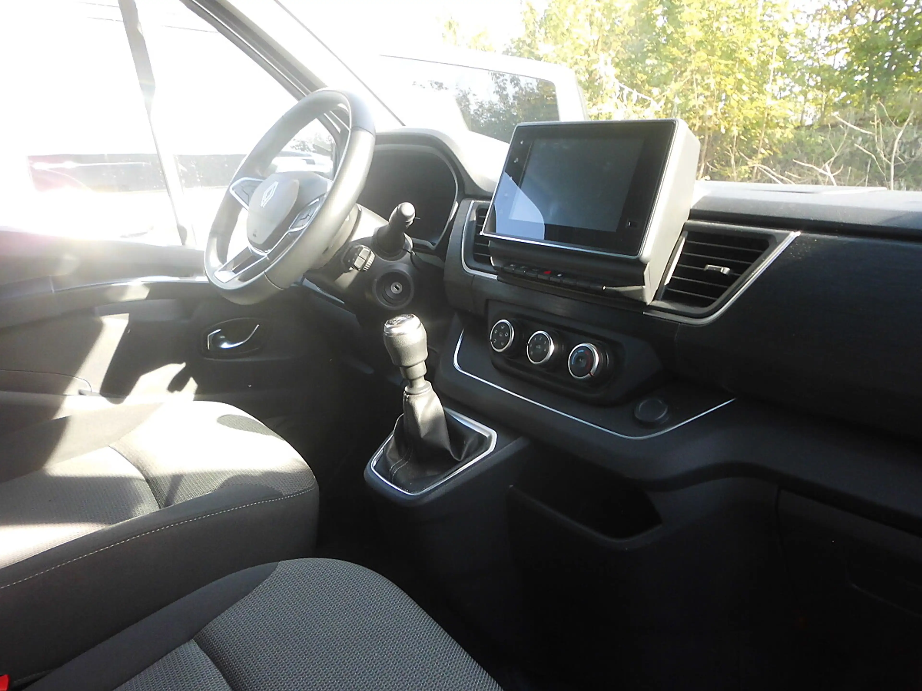 Renault Trafic Grand Passenger Equilibre Blue dCi 150 — photo 5