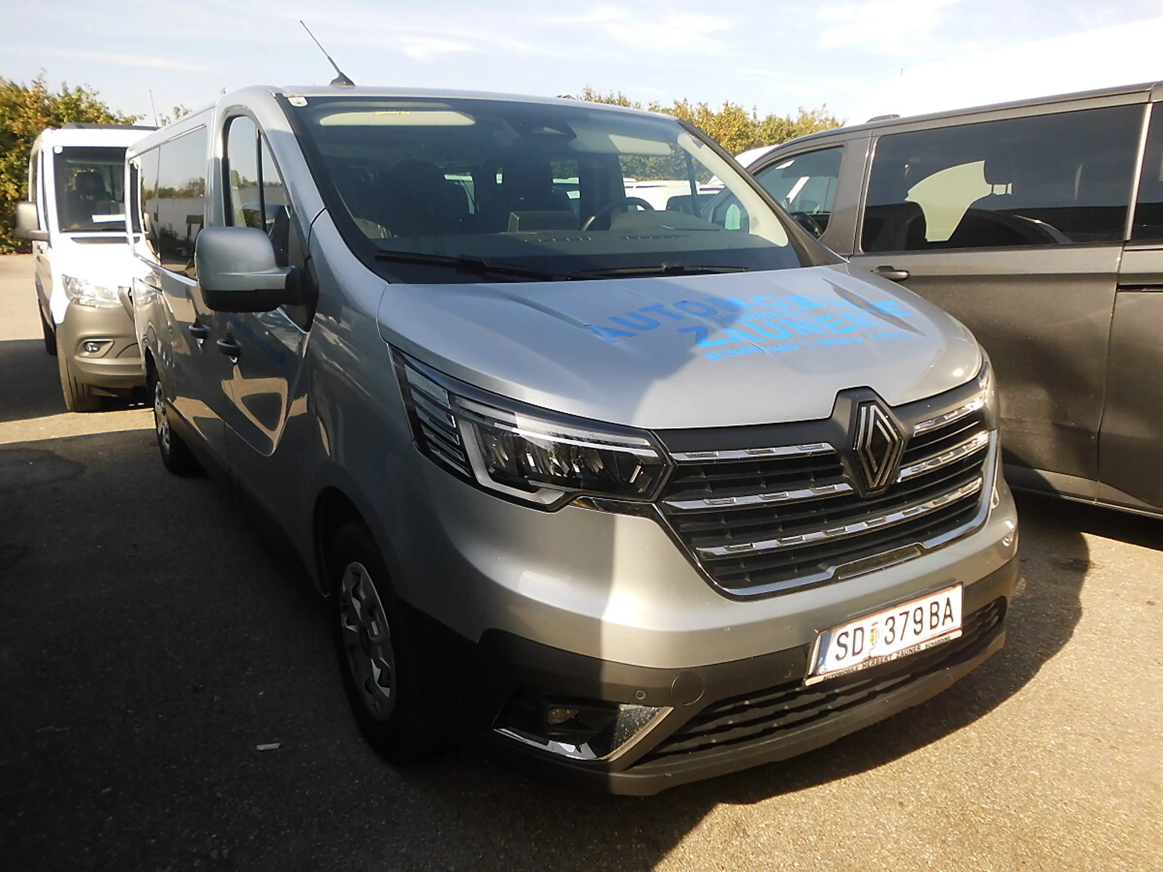 Renault Trafic Grand Passenger Equilibre Blue dCi 150 — photo 4