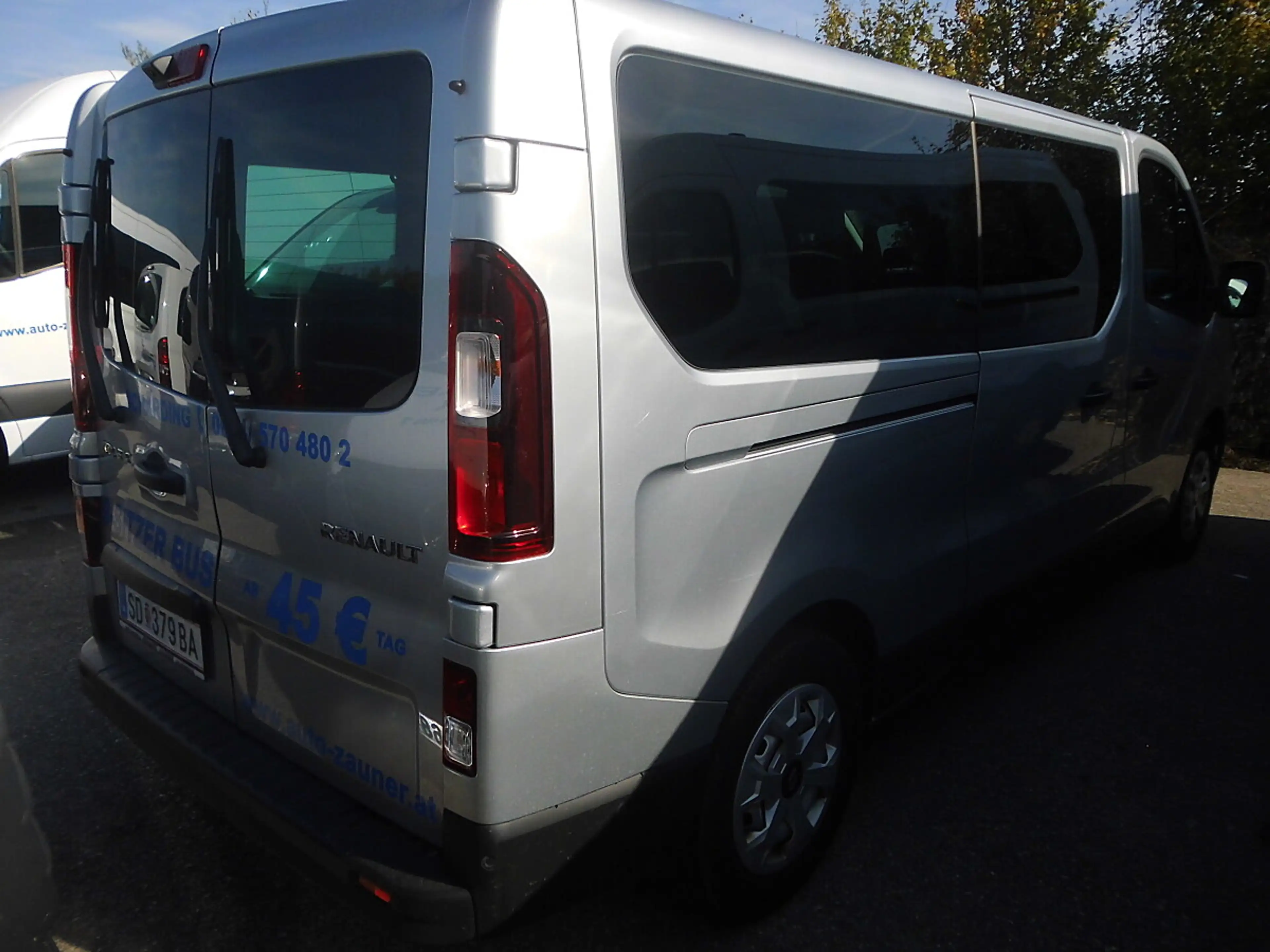 Renault Trafic Grand Passenger Equilibre Blue dCi 150 — photo 3