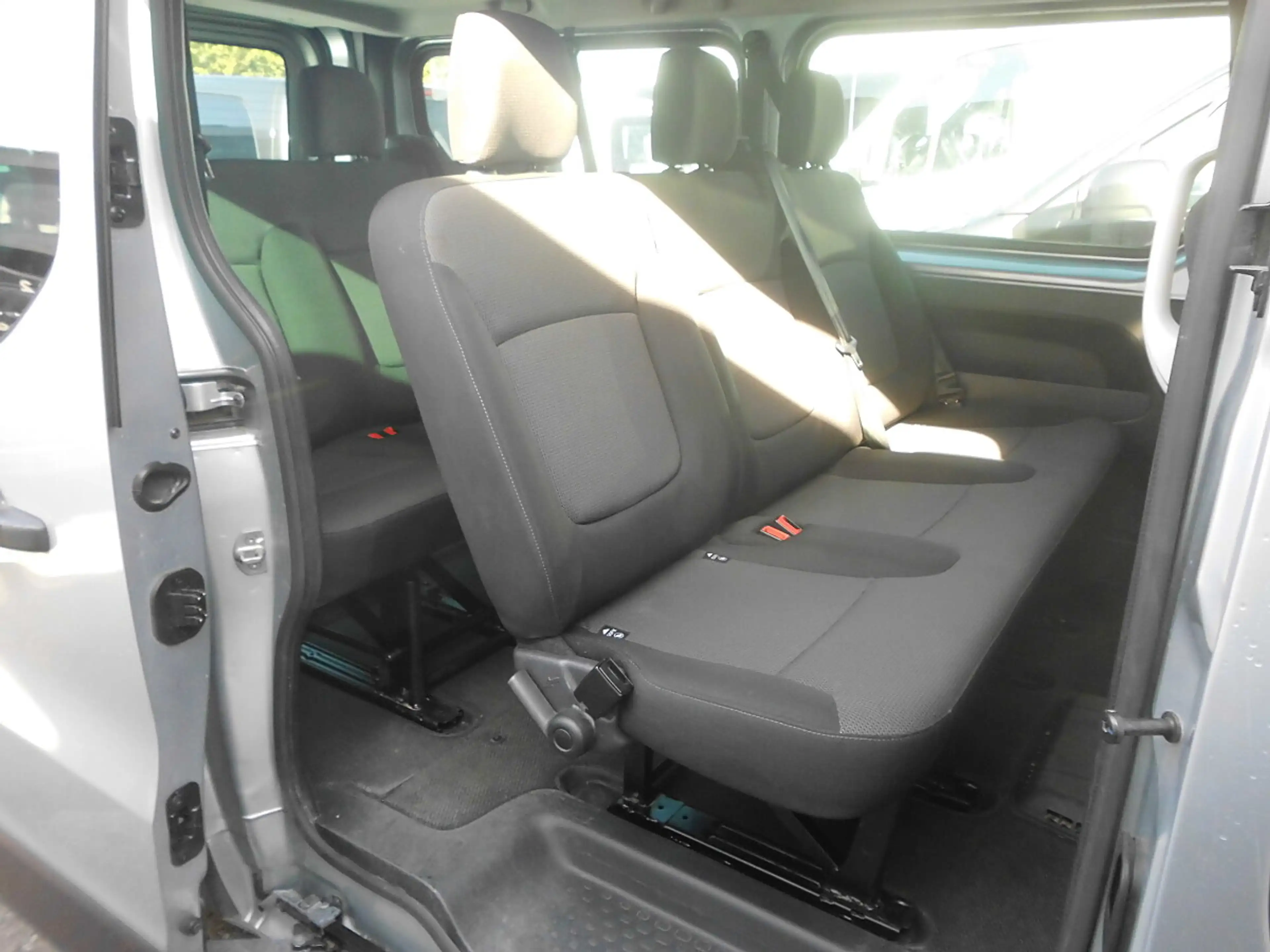 Renault Trafic Grand Passenger Equilibre Blue dCi 150 — photo 6