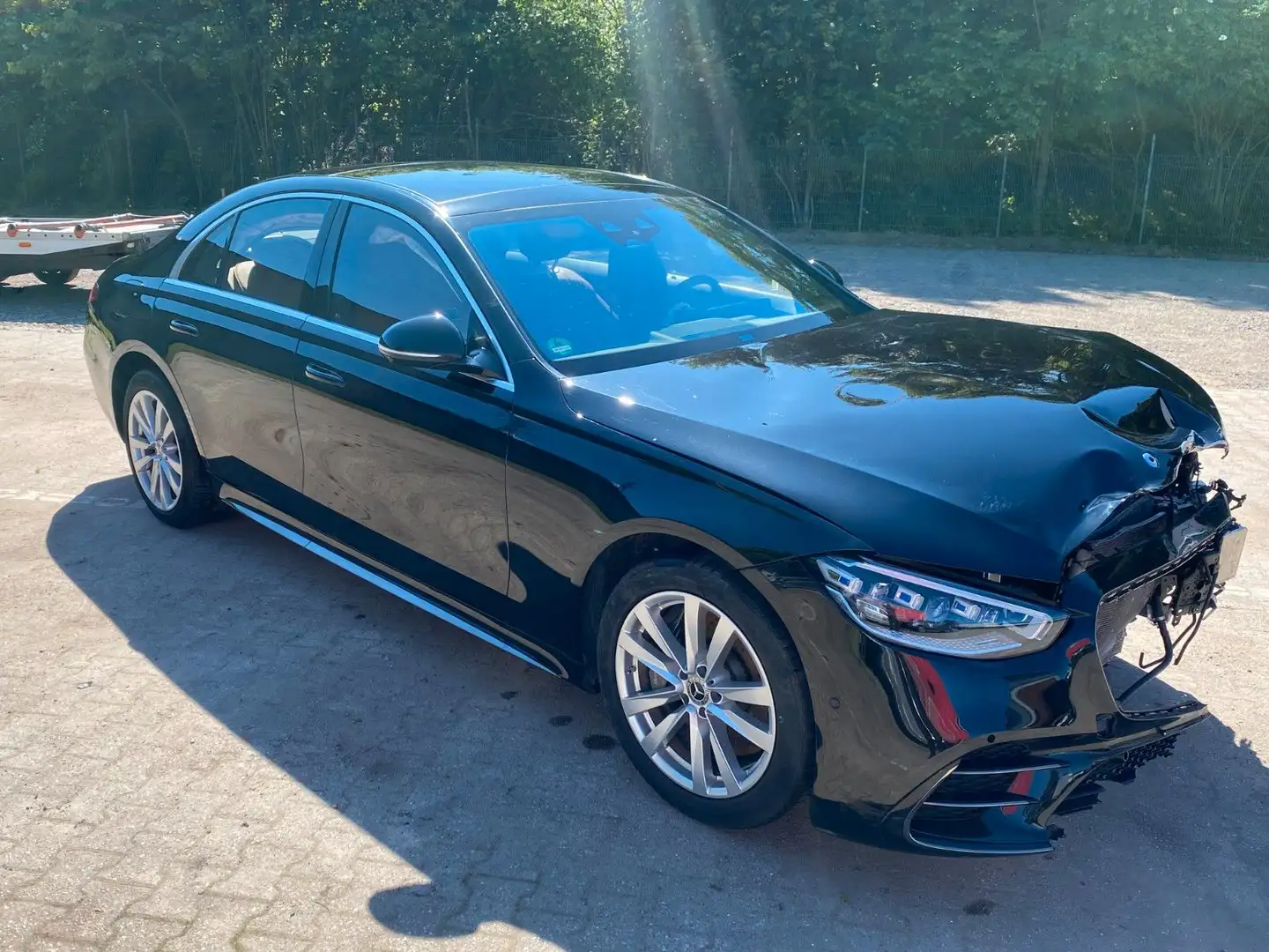 Mercedes-Benz S 580 e 4M *AMG-Line*Airmatic*DigLight*Nightpaket Černá - 2