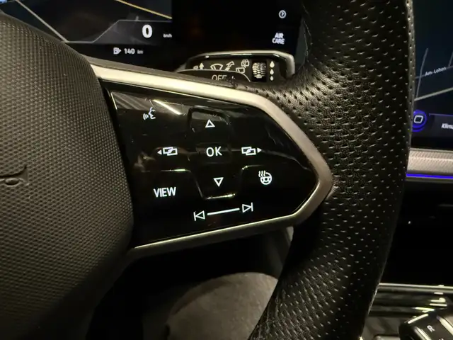Volkswagen Touareg view 25