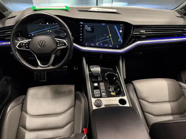 Volkswagen Touareg view 16