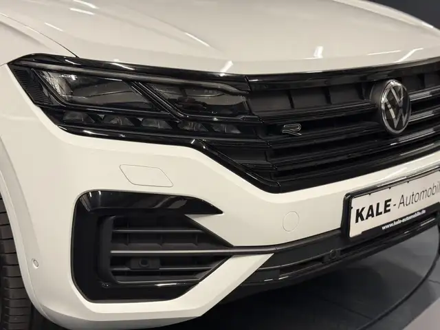 Volkswagen Touareg view 10