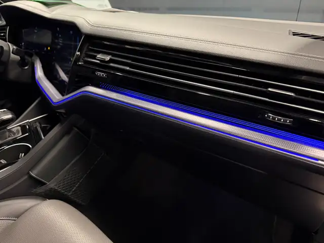 Volkswagen Touareg view 15
