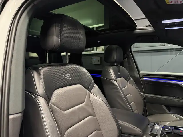 Volkswagen Touareg view 12