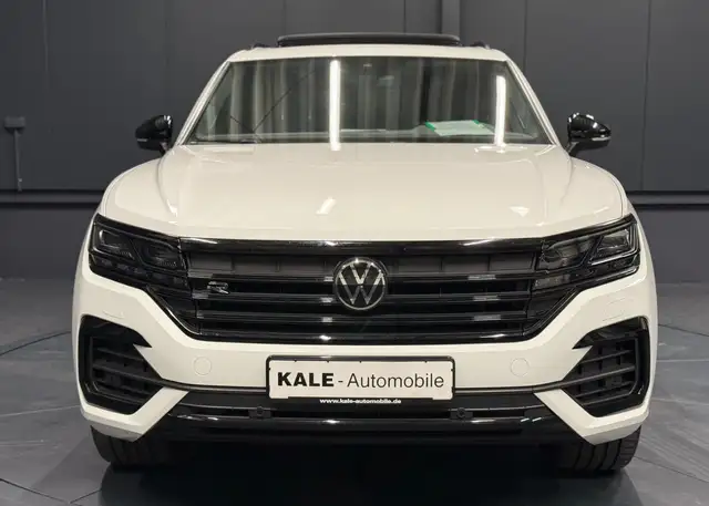 Volkswagen Touareg view 11