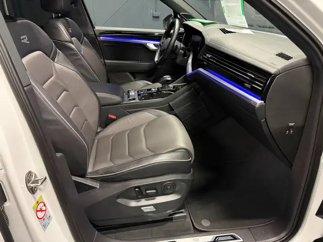Volkswagen Touareg view 13