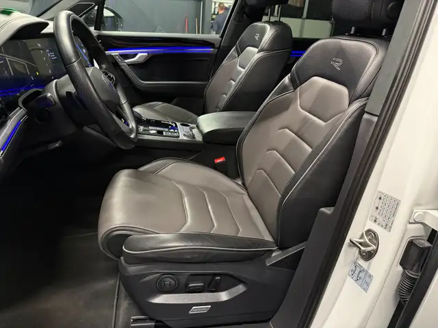 Volkswagen Touareg view 28
