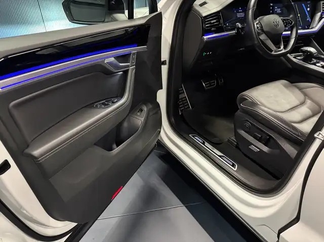 Volkswagen Touareg view 23