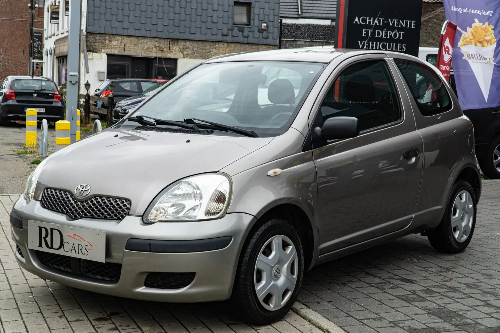 Toyota Yaris 1.0i VVT-i 16v Linea Luna*84800KM*GARANTIE 12 MOIS Grijs - 1